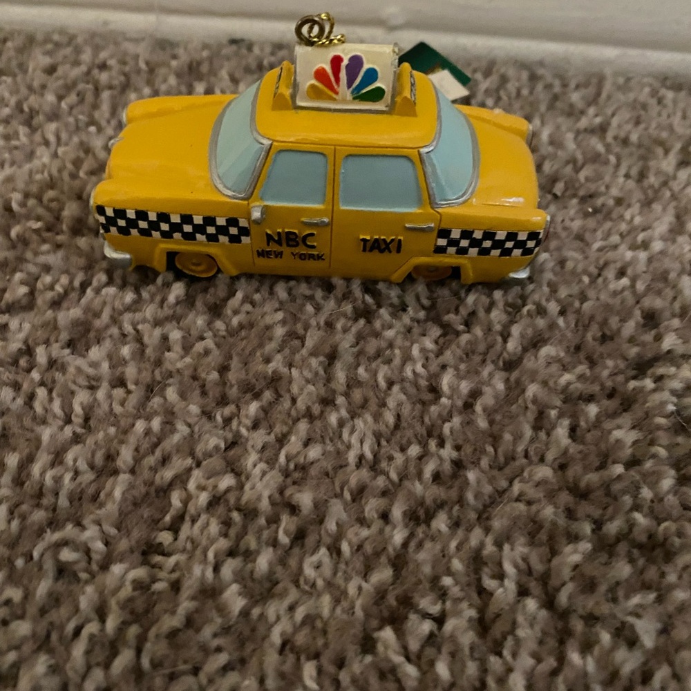 Kurt Adler New York NBC Yellow Taxi Christmas Ornament. NWT.